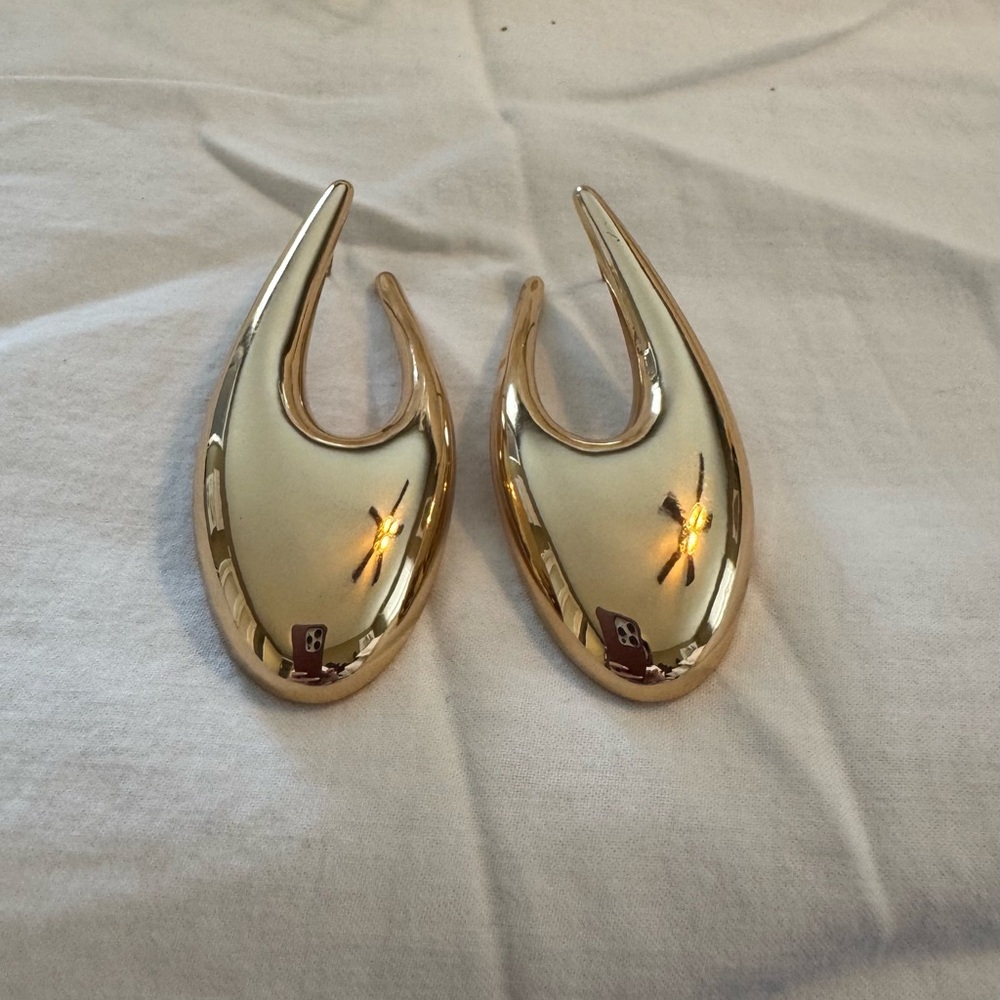 Gold Teardrop Earrings